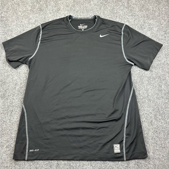 NIKE PRO COMBAT Mens Dri-Fit Fitted Black Athletic Short Sleeved shirt size: XL - Picture 1 of 8